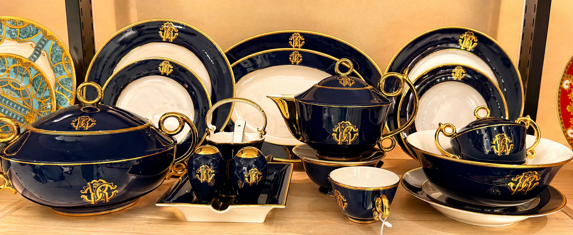 DINNER SET 70 PCS AOPA BR 68pcs RC (A) - Image 2
