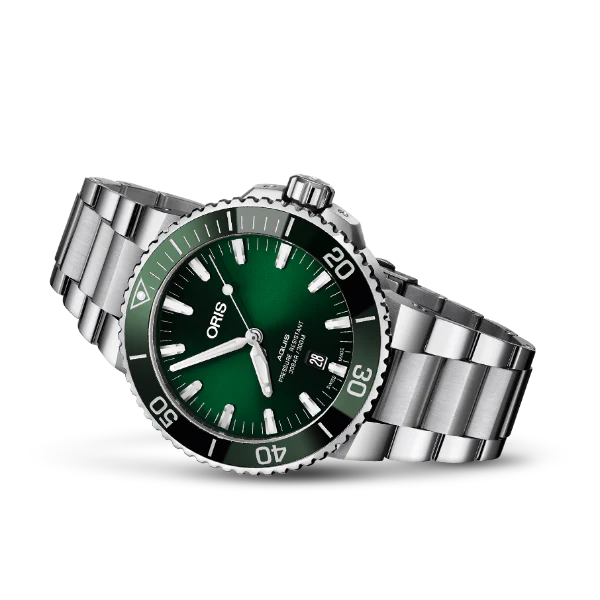 Oris Aquis Date Silver Stainless Steel Green Dial Automatic Watch for Gents - 01.733.7730.4157 - Image 2